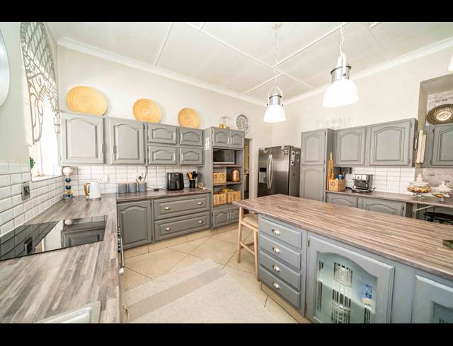 4 BEDROOM HOUSE FOR SALE IN PARKDENE